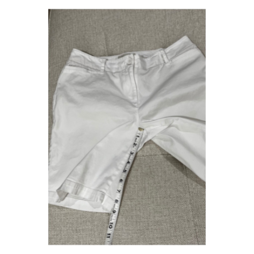 Talbots Outlet White Shorts. Size 8P - Picture 4 of 6